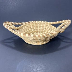 Vintage Two Tone Woven Sweetgrass Basket Built In Handles BOHO CHIC TRINKET KEYS - Picture 1 of 7