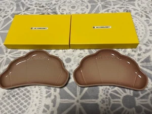 Le Creuset Croissant Plate Set of 2 Bakery Collection Cappuccino 2018 From Japan - Picture 1 of 12