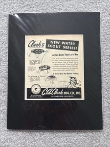 CA Clark Mfg Co Lure Ad Circa 1947 Serie Water Scout Esche con Tappetino Nero - Foto 1 di 4