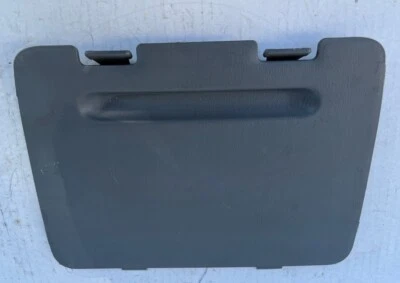 Cubierta gris del panel de acceso del maletero de carga Toyota RAV4 2001-2005 64743-42010  Foto 1 de 3