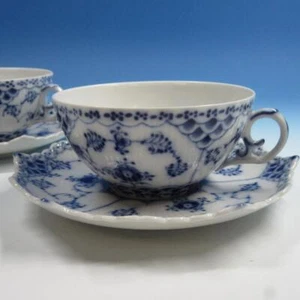 Royal Copenhagen blau geriffelte volle Spitze - 1130 - Paar flache Tassen und Untertassen - Bild 1 von 7