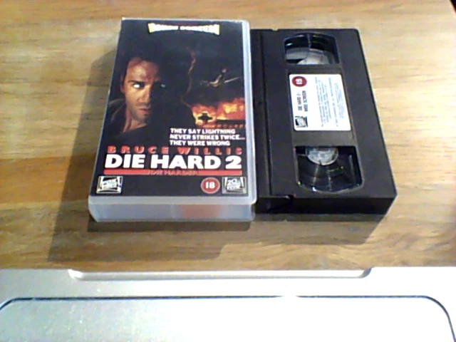 Die Hard 2 UNCUT Widescreen FOX UK PAL VHS VIDEO 1992 Bruce Willis Franco Nero  - Image 1 of 1