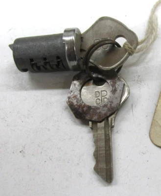 Cilindro de bloqueo de guantera Dodge Mopar 1939 Foto 1 de 4