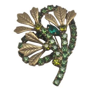Broche de hojas vintage pedrería verde latón - Imagen 1 de 6