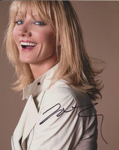 JOELY RICHARDSON SIGNED 8X10 PHOTO Cover