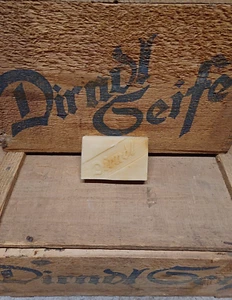 Die Echte Dirndl Kernseife über 100 Jahre alt in Holzkisten gelagert Top Zustand - Bild 1 von 2