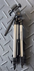 Quantaray Tripod Silver with Swivel Head - Picture 1 of 6