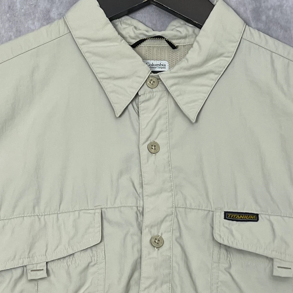 Camisa de manga corta Columbia Titanium XL beige ventilada para hombre Foto 1 de 4
