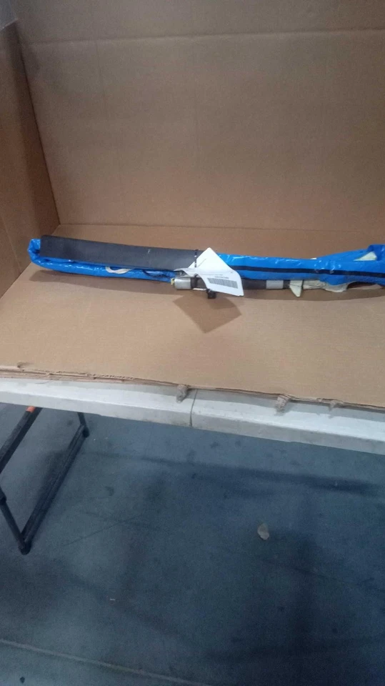 2013 Chrysler 200 Left Curtain Air Bag Black OEM 250355 165K Miles - Imagem 1 de 4