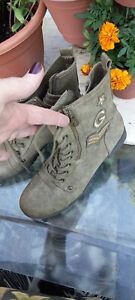 Guess Olive Ankle Boots Army Style Lace Up with Gold Patches Women's Sz 8.5