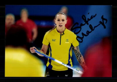 Sofia Mabergs Foto Original Signiert Curling + A 239157 - Bild 1 von 2