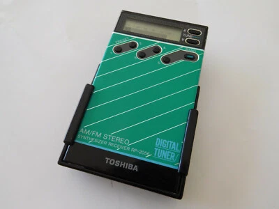 Radio estéreo AM/FM con clip vintage RARA TOSHIBA RP-2056 (Hecha en Japón) -Funciona Foto 1 de 4