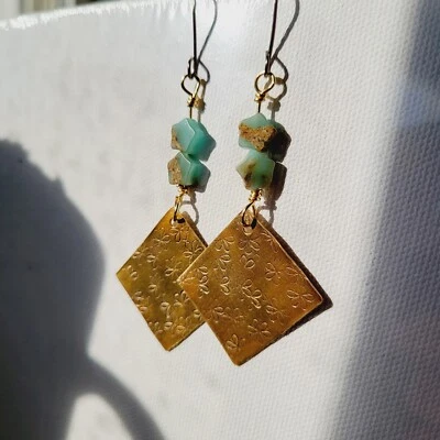 Gancho de jaspe colgante boho de latón estampado a mano único Foto 1 de 4