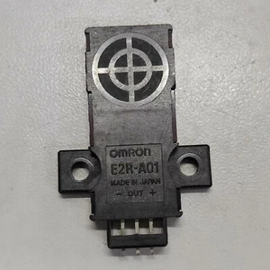one E2R-A01 Proximity Switch New In Box OMRON Free Ship - Picture 1 of 3