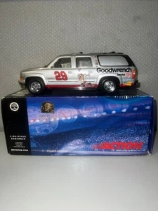 Kevin Harvick #29 GM Goodwrench Service Plus Looney Tunes 2001 Slammed Suburban - Picture 1 of 3