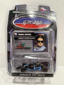 Danica Patrick Greenlight IndyCar Series Garage Limited Edition 2008 1:64 - New - Picture 1 of 8