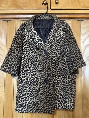 Vintage 60s Simba Princeton Fabric By Sportowne Cheetah Print Bakelite? Buttons - Image 1 of 4