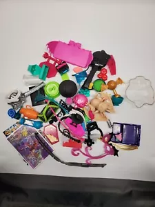 lotto accessori bambola alta monster - Foto 1 di 5