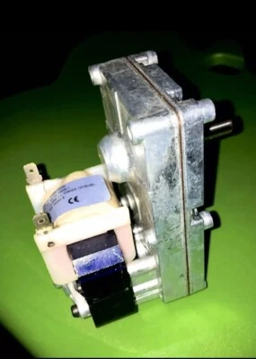MOTORIDUTTORE 2 RPM MERKLE KOFF GEARMOTOR STUFA A PELLET + OMAGGIO BRONZINE  - Immagine 1 di 2