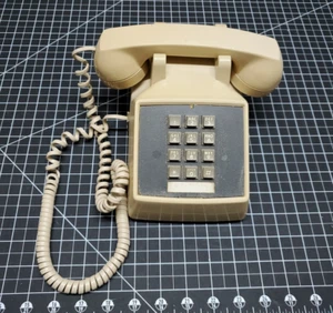 Vintage COMDIAL Touch Tone Push Button phone UNTESTED 002500-ASO-CDL - Picture 1 of 9