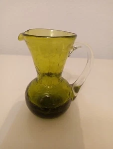 Jarra Crackle miniatura de vidrio artístico verde vintage crema mango transparente aplicado - Imagen 1 de 7