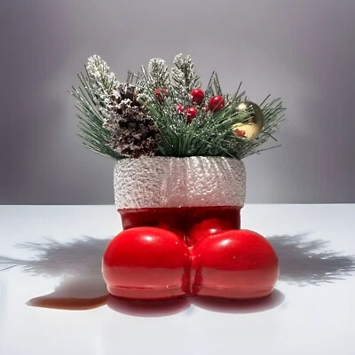 Винтажная рождественская аранжировка из бетона сосны в паре красных сапог Santa Clause - Изображение 1 из 4
