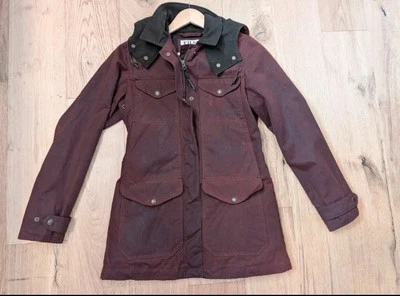 FILSON WOMEN MOORCROFT JACKET BURGANDY S RARE Waxed Canvas Coat FILSON QUALITY - Image 1 of 4