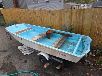 1964 Boston Whaler 13' w/ Trailer & Title - Image 1 of 4