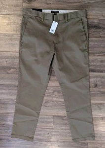 NWT Banana Republic Aiden Slim Fit Chinos Mens Tan Flat Front Pants - 32x32 - Picture 1 of 14