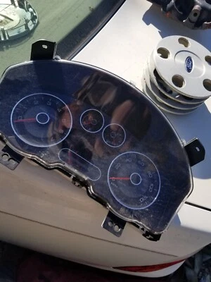 2007 Ford Five Hundred 500 Instrument Gauge Cluster OEM VP5F9F-10A855-CA - Image 1 of 4