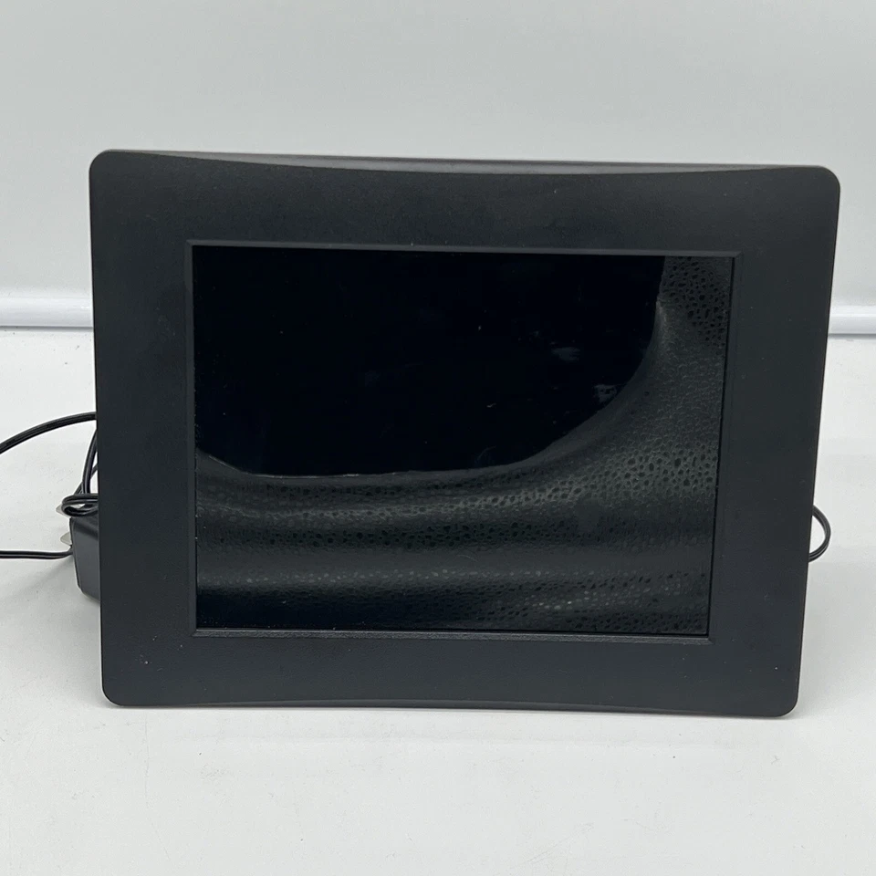 Aluratek 8" Digital Photo Frame with Automatic Slideshow (1024x768) - Image 1 of 1