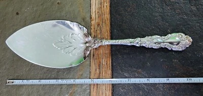 GORHAM VINTAGE 1977 IMPERIAL CHRYSANTHEMUM SILVERPLATED PIE / CAKE SERVING KNIFE - Image 1 of 4