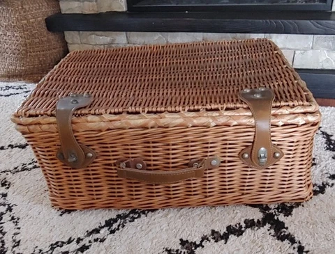 Rectangular Wicker Basket Storage Picnic 22" L 17" W 8" H Cover