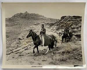 Vtg 1973 Burt Reynolds The Man Who Loved Cat Dancing Western Press Photo 8x10 - Picture 1 of 2