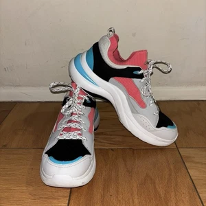 Skechers Street Solei 74190 St-Groovy Schuhe Gr. 11 Mehrfarbig Block Herz - Bild 1 von 13