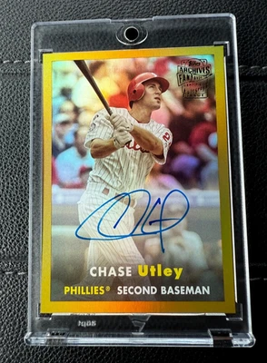 2024 Topps Archives Chase Utley Fan Favorites Premium Auto Gold Foil #15/50 - Image 1 of 4