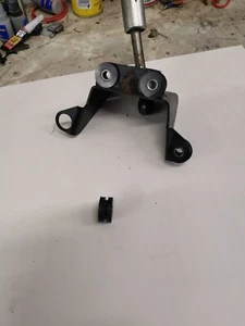 Jaguar XJS XJ40 X300 Getrag Manual Gear Selector Bush Kit FRC7418J and UKC1090 - Picture 1 of 5
