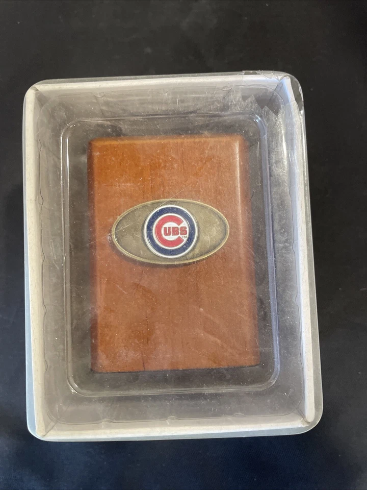 Taza pequeña de madera para lápiz Cubs NCAA - 3,75" X 2,5" - Nueva Foto 1 de 4