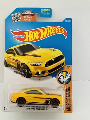 Hot Wheels Muscle Mania *1/10* 2015 Ford Mustang GT Car Figure (121/250) - Image 1 of 4