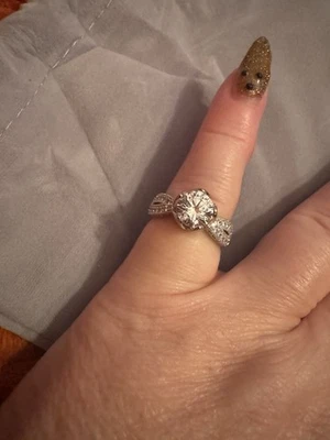 Anillo fino de compromiso de plata de ley 925 con piedras preciosas de boda corte redondo topacio blanco Foto 1 de 4