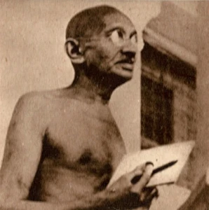 SCARCE Print of 1932 Photo of Mahatma Gandhi Sitting Bare Chested - Picture 1 of 4