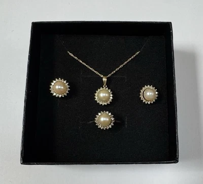 PENDIENTES, ANILLO, COLGANTE COLLAR PERLA ORO AMARILLO 14K Y DIAMANTE 0,50 quilates 6,4 gramos Foto 1 de 4