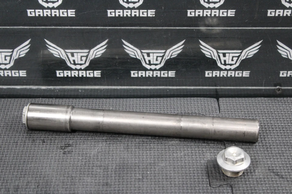 KTM 250 XCW 2016 OEM llanta delantera eje de perno pivote 79109081033 Foto 1 de 4