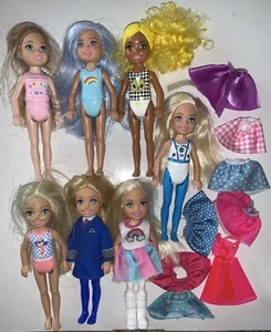 KONVOLUT BARBIE’S SISTER ~ CHELSEA PUPPEN & KLEIDUNG - Bild 1 von 1