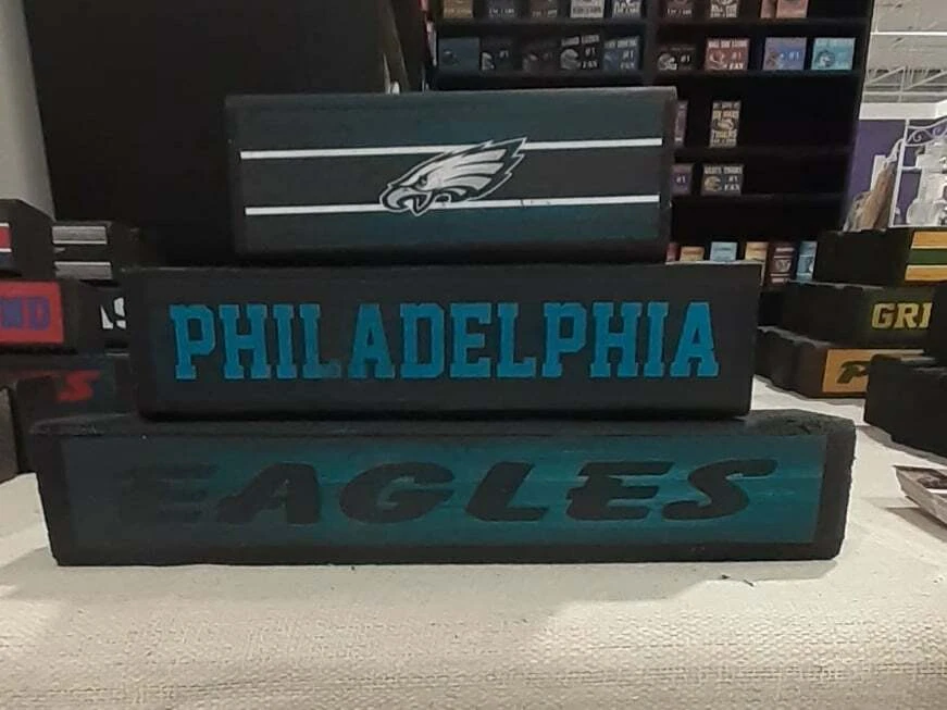 费城老鹰队 3 件装饰木质可堆叠标志足球父亲 nfl 球 — 第 1/1 张图片