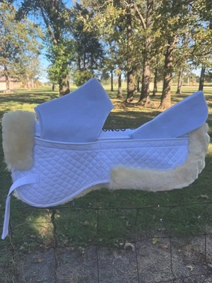 New English Corection Saddle Half Pad Rolled With Sheepskin Full Shim Size L - Image 1 of 4