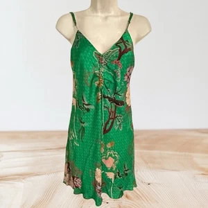 Vestido Zara Kelly Verde Asiático Floral Sin Mangas Talla Pequeña Sexy Pájaro Estampado Floral Sedoso - Imagen 1 de 6