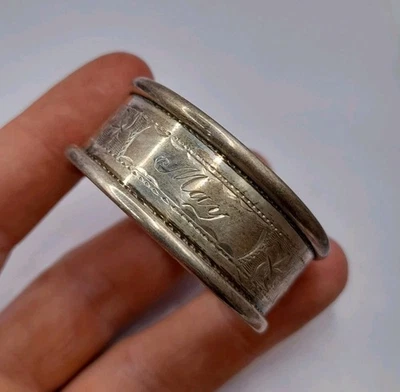 Antiguo anillo servilletero inglés John Rose 1927 plata de ley 925 ornamentado. Foto 1 de 4