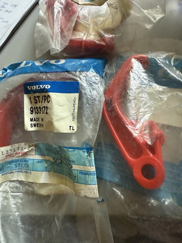 Manija de cable de capó Volvo S70 9133172 Foto 1 de 1