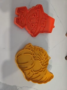 2 cortadores de galletas de plástico vintage con sello de acción de gracias otoño años 70 peregrino - Imagen 1 de 4
